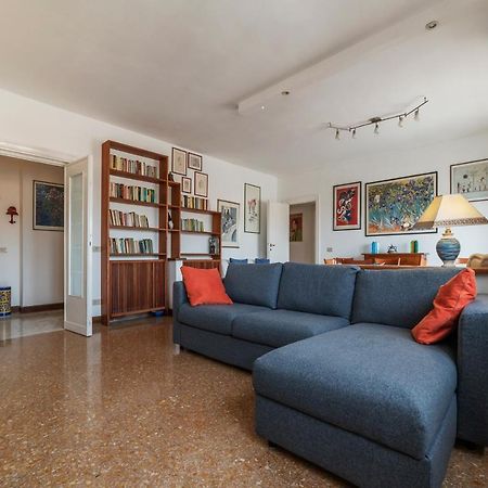 Roomy And Bright Apartment With Terrace Rom Exterior foto