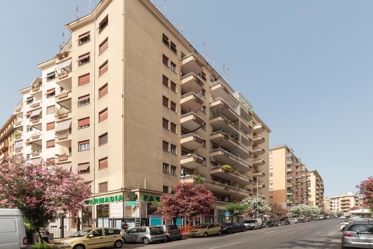 Roomy And Bright Apartment With Terrace Rom Exterior foto