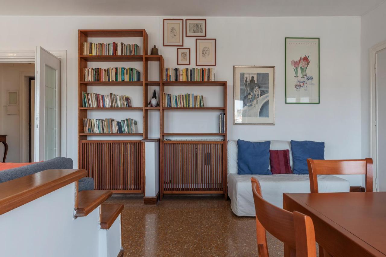 Roomy And Bright Apartment With Terrace Rom Exterior foto